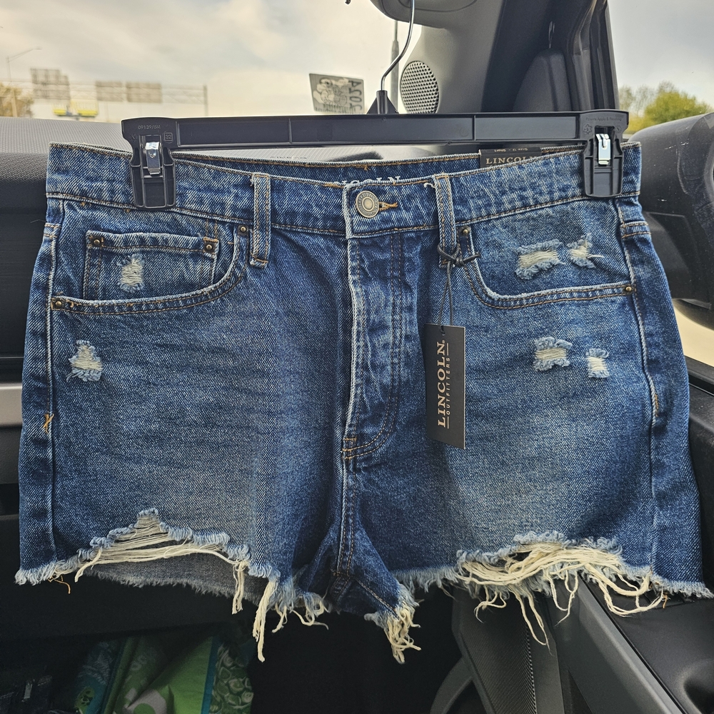 Lincoln Women's Frayed Hem Denim Shorts